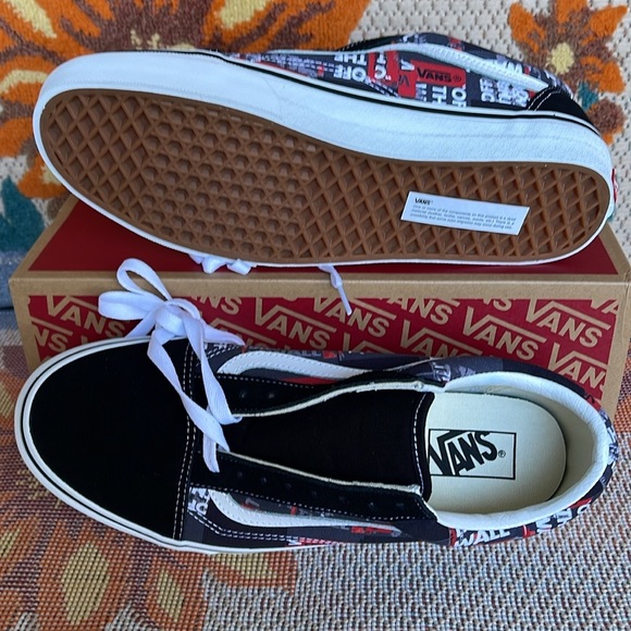 Vans WMNS Old Skool
(Packing Tape) Black/Red/
VN0A4U3BWZ4
Sneakers - Picture 3 of 16